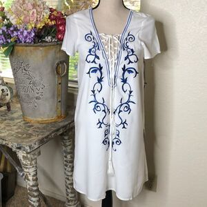 NEW Lulus White with Blue Embroidery Boho Shift Dress Size XS NWT